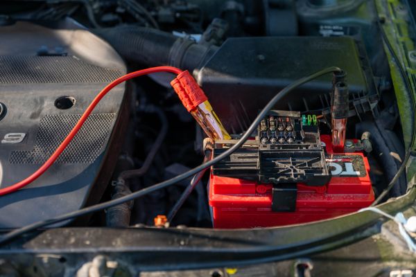 Comment fonctionne la batterie d’une voiture ?