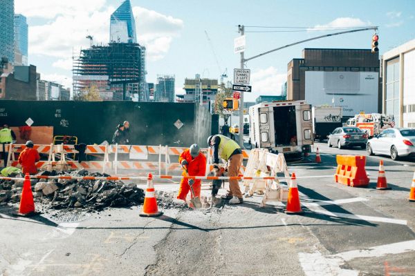 Guide ultime : essentiels pour réussir votre construction routière