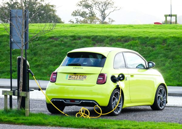 La location d'une voiture électrique : le meilleur véhicule pour la circulation en ville