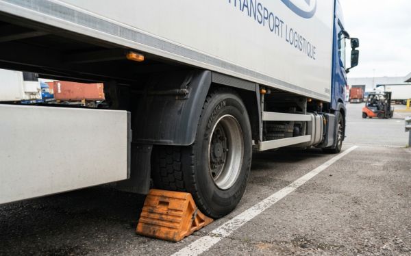 Les cales poids lourds : définition et utilité