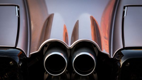 Tube en acier à manchonner : indispensable au système d’échappement des véhicules thermiques