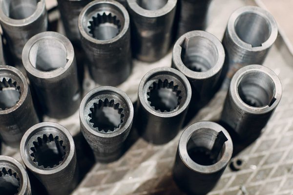 Tube en acier à manchonner : indispensable au système d'échappement des véhicules thermiques